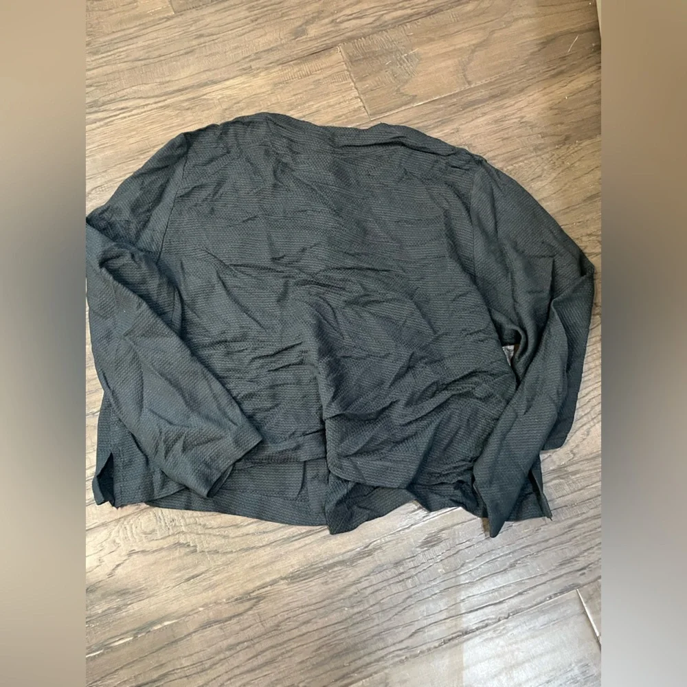 Eileen Fisher Black Textured Silk/Viscose Long Sleeve - Picture 4 of 6
